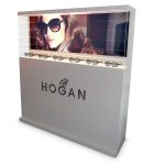 Hogan Vetrina luminosa, materiali: legno, plexiglass e metallo.